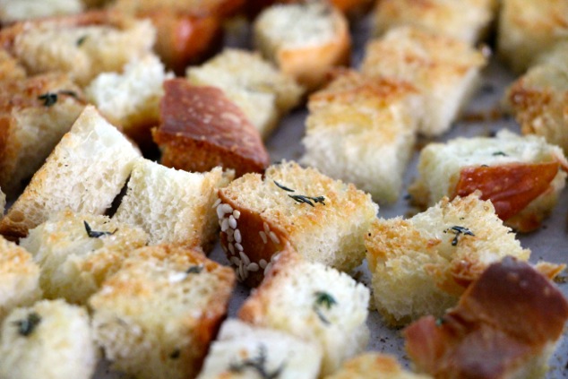 croutons ready on tray