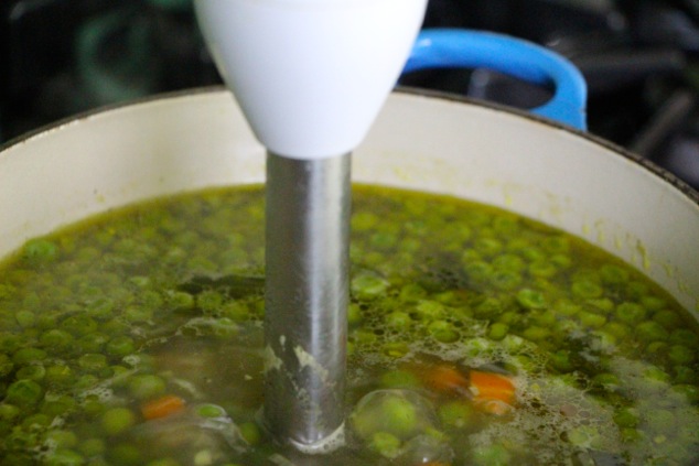 blender stick in pea soup