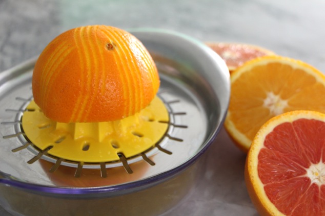 juicing oranges