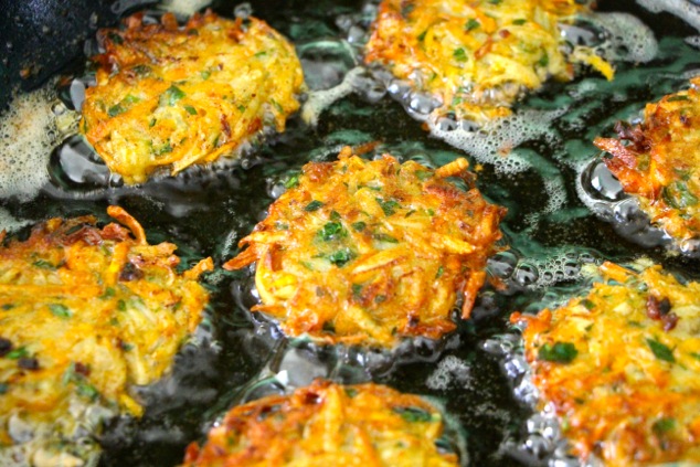 latkes in oil up close