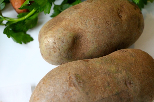 russet potatoes up close