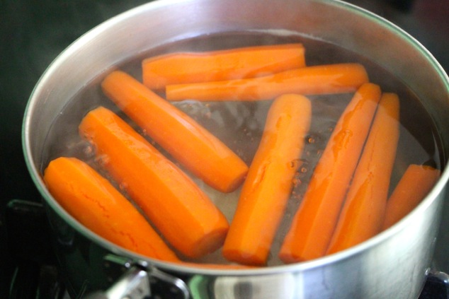 carrots in pot