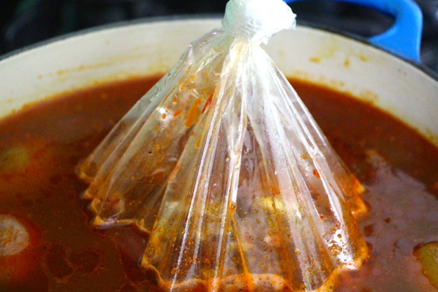 cooking bag inside Hamin pot