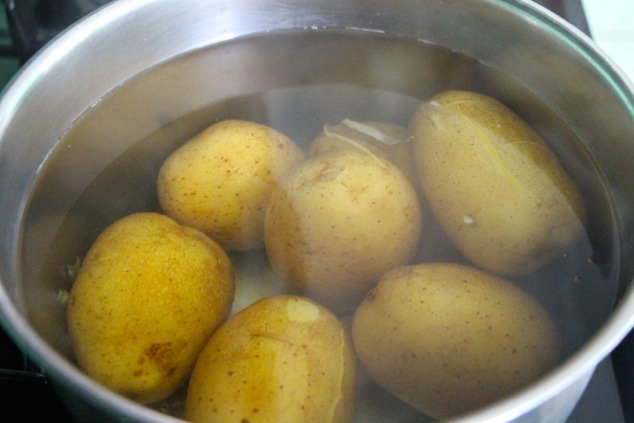 ready potatoes in pot