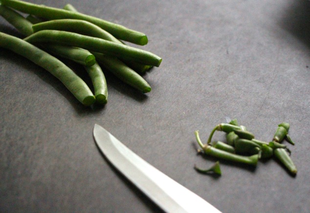 green beans cutting edges