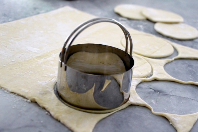 puff pastry circles