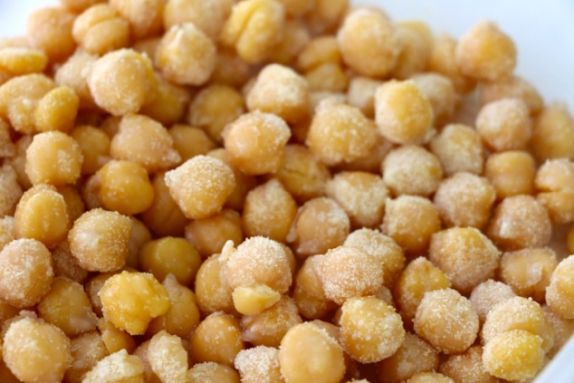 coating chickpeas with semolina flour