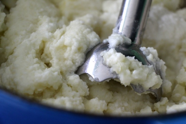 blending cauliflower using a stick blender