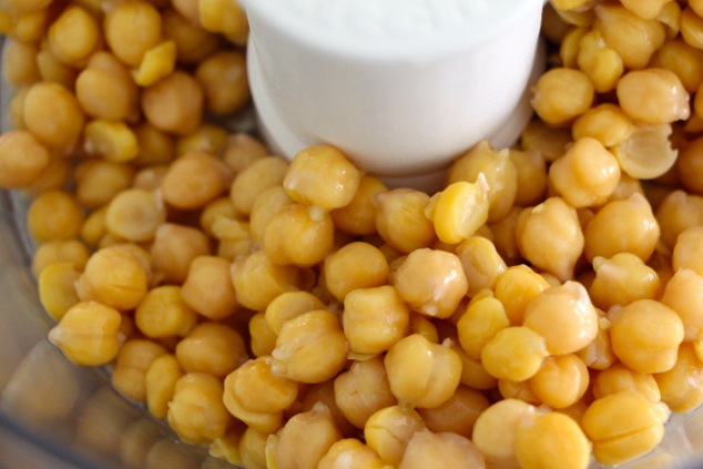 chickpeas in food processor