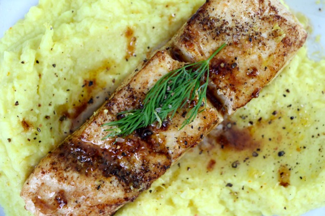 mashed cauliflower and fish