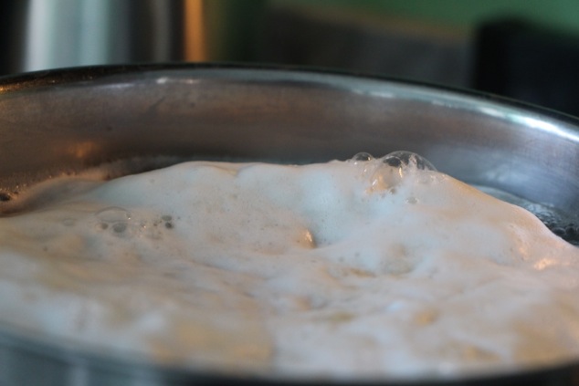 thick foam in boiling chickpeas