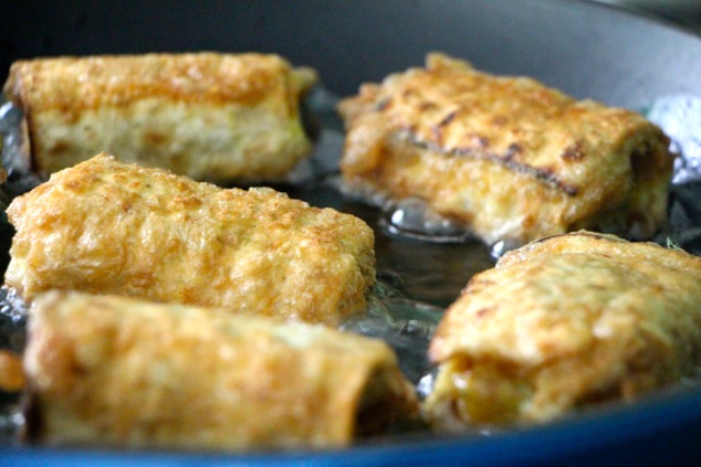 frying matzah eggrolls up close