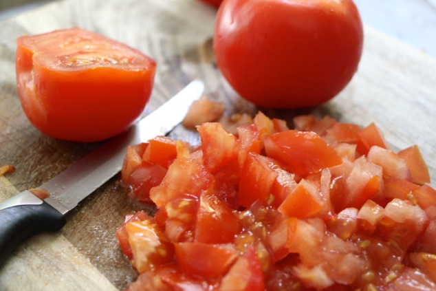 cutting tomatoes