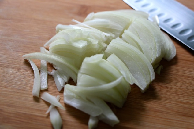 sliced onions