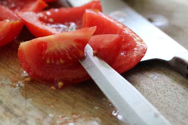 cutting tomatoes
