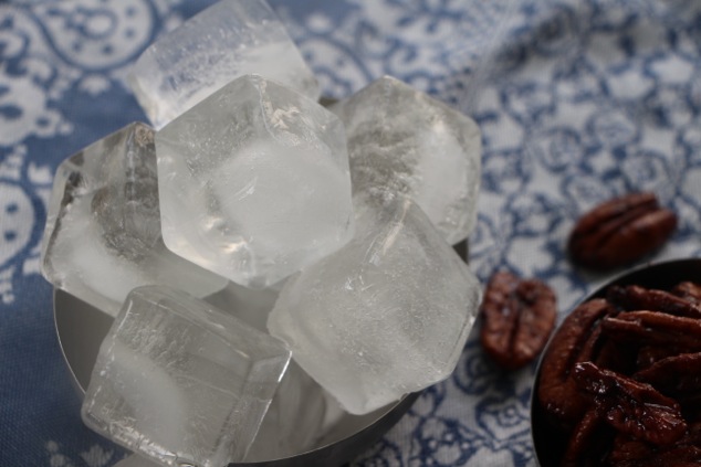 ice cubes in measuring cup