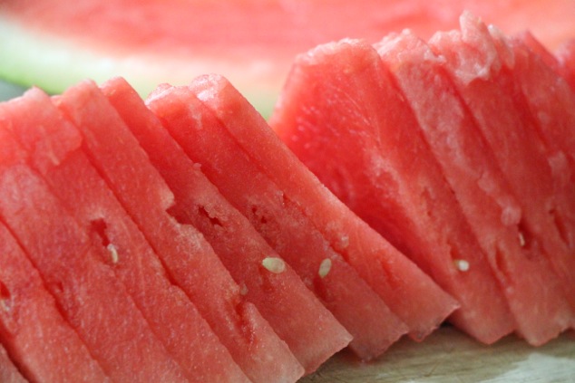 slicing watermelon up close