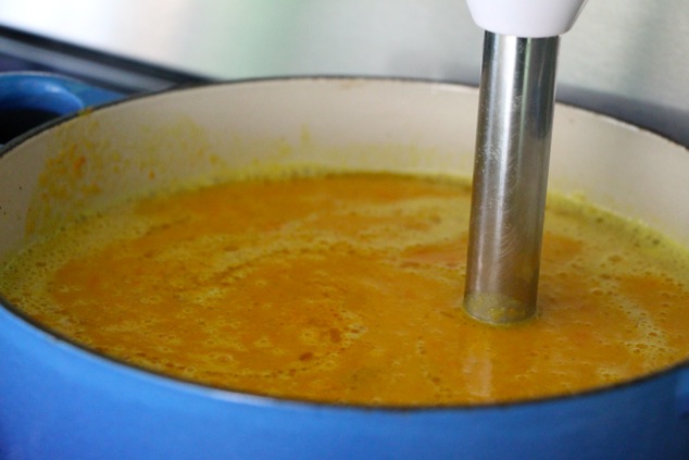blending-butternut-squash-soup