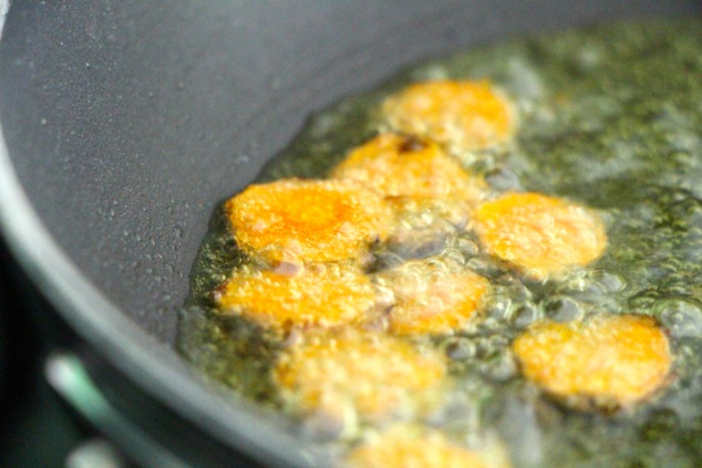 frying-turmeric-root