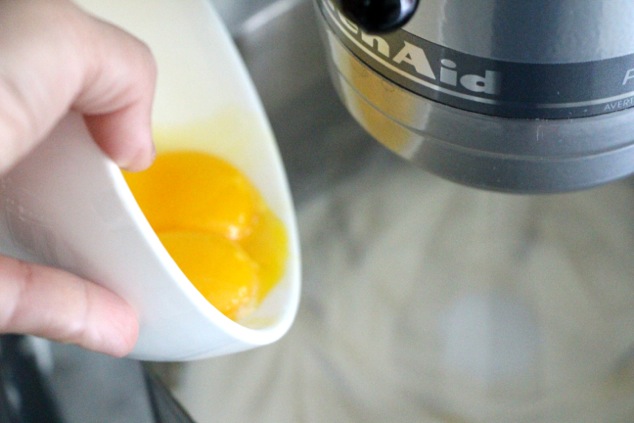 adding-egg-yolks