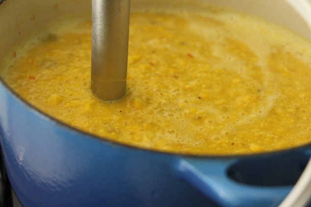 blending-corn-soup