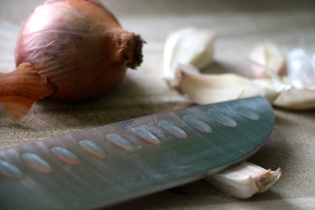 garlic-and-shallot-up-close