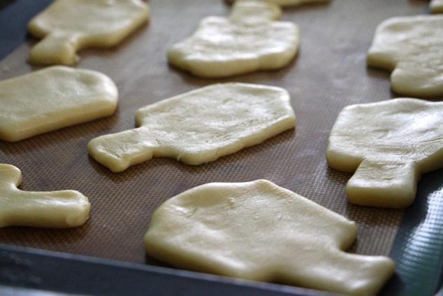 dreidel-cookies-on-tray