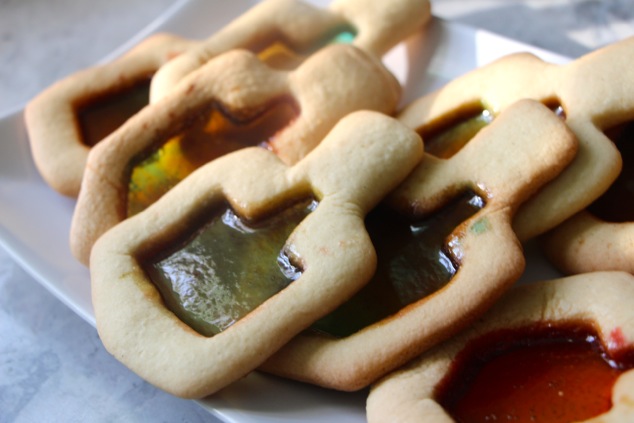 dreidel-cookies-ready-on-a-serving-dish