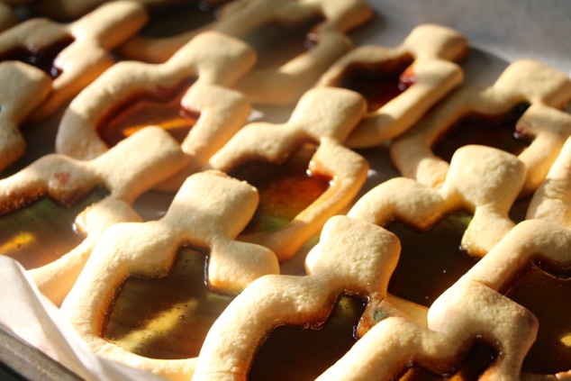 dreidel-cookies-ready-on-the-tray