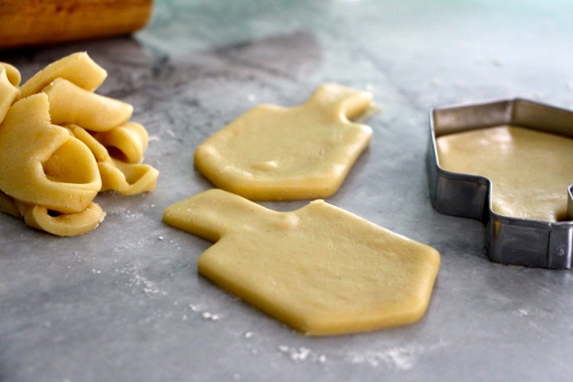 making-dreidel-cookies-with-a-cookie-cutter