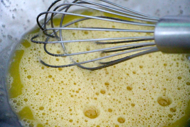 whisking-eggs-and-sugar