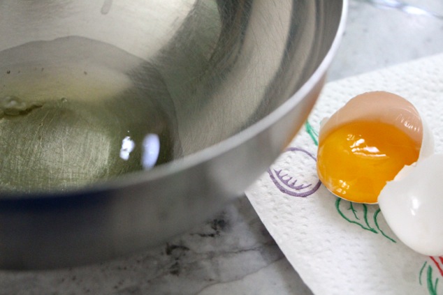 egg white in bowl