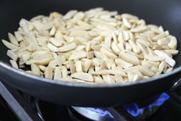 toasting slivered almonds