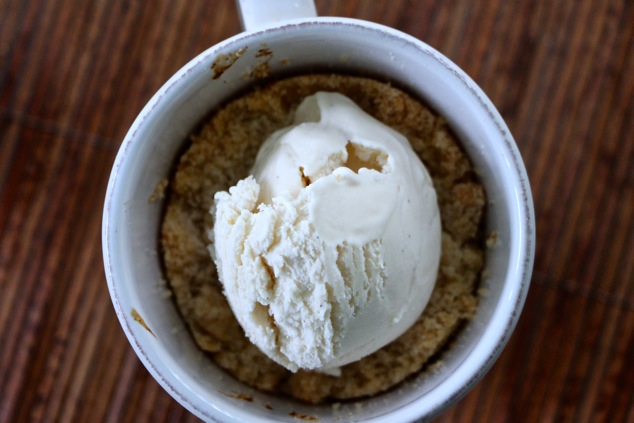 adding ice cream ball onto crumble