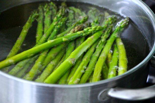 blanching asparagus in pot