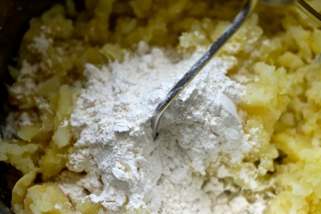 flour-in-the-mash-potato-mixture