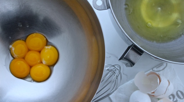 separating eggs