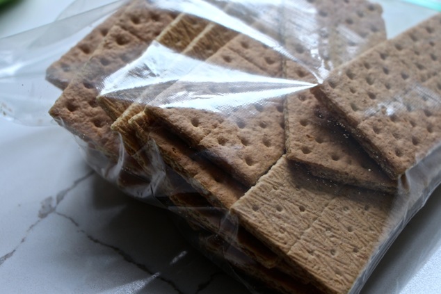 graham crackers in a sealed bag
